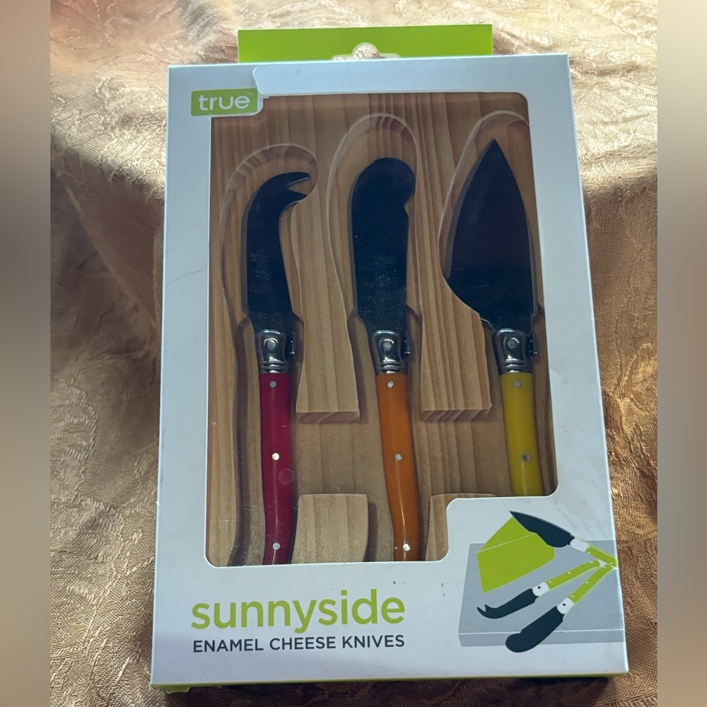 Sunnyside cheese knives and board